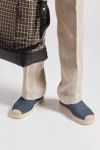 مجموعة Tod’s الرجالية لربيع وصيف 2020... تصاميم خفيفة بجودة عالية